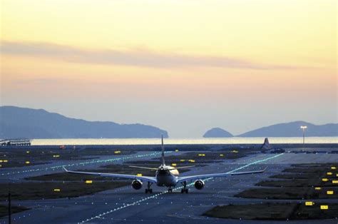 간사이 공항, 그리고 시간여행자의 수면장애